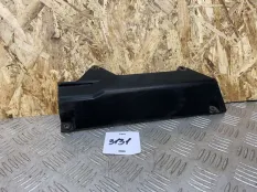 Крышка двигателя правая Mitsubishi Pajero 3 3.5