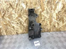 Кронштейн генератора 2.0D Volkswagen Passat Golf