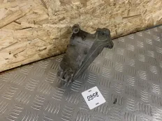 Кронштейн двигателя правый Suzuki Grand Vitara J24