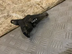 Кронштейн  двигателя правый Toyota Auris Corolla