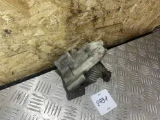 Кронштейн масляного фильтра 1.8 APU ADR