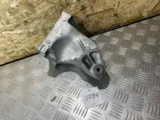 Левый кронштейн Mercedes OM651 2.2 W205 W222 X253