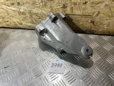 Правый кронштейн Mercedes OM651 2.2 W205 W222 X253