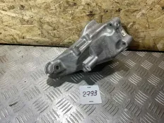 Правый кронштейн Mercedes OM651 2.2 W205 W222 X253