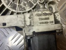 Задний правый стеклоподъёмник Audi Q5