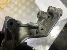 Кронштейн клапана EGR Mercedes W204