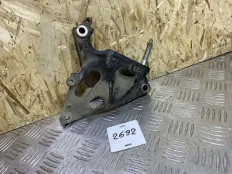 Кронштейн двигателя правый Toyota Auris Corolla