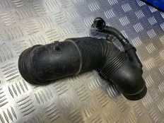 Патрубок воздушного фильтра Volkswagen Passat