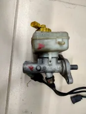 Главный тормозной цилиндр Octavia Golf 1.6 APF AKL