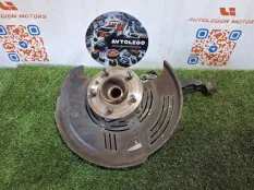 Кулак передний левый Land Rover Discovery