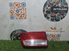 Фонарь в крышку багажника правый Kia Carnival