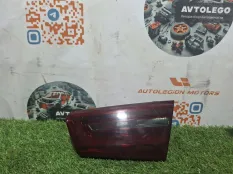 Фонарь в крышку багажника правый Audi A6