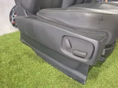 Передние сиденья Land Rover Discovery
