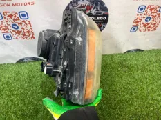 Фара правая Land Rover Range Rover Discovery