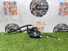 Замок двери передний левый Jaguar XE