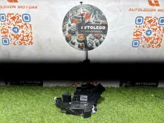 Замок двери задний правый Land Rover Discovery