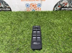 Блок управления стеклоподъемниками Land Rover Discovery Sport