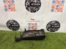 Подставка под аккумулятор VW Tiguan