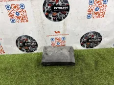 Крышка блока предохранителей Chevrolet Suburban / Tahoe