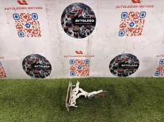 Петля капота Mercedes benz E350