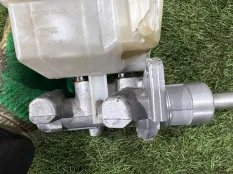 Главный тормозной цилиндр Land Rover Range Rover Discovery