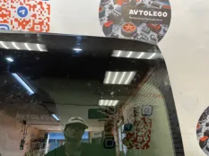 Форточка Land Rover Discovery