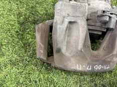 Суппорт передний правый Mercedes benz E350