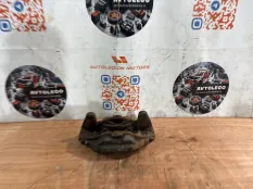 Суппорт передний правый Toyota Tundra