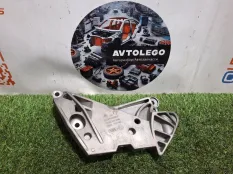 Кронштейн двигателя VW Passat