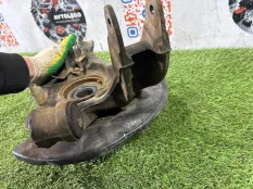 Кулак задний правый Audi Q7