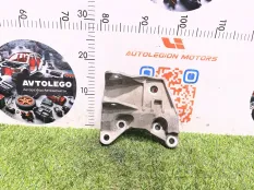 Кронштейн двигателя Land Rover Discovery Sport