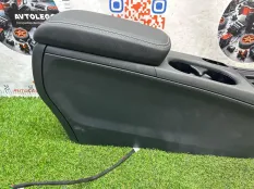 Консоль центральная Mercedes benz CLA250
