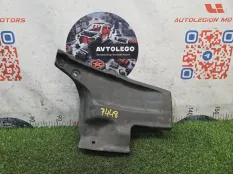 Пыльник бампера Toyota Prius