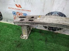 Усилитель бампера Toyota Prius