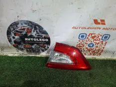 Фонарь в крышку багажника правый Ford Mondeo