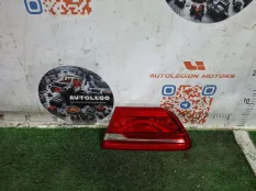 Фонарь в крышку багажника правый Jaguar XE