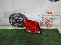 Фонарь в крышку багажника левый Chevrolet Cruze
