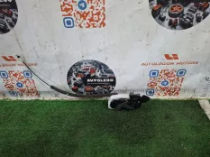 Замок двери задний левый Nissan Cube