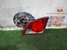 Фонарь в крышку багажника правый Honda Civic