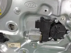 Стеклоподъемник передний левый Kia Sorento