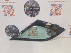 Форточка кузова Mercedes benz ML320