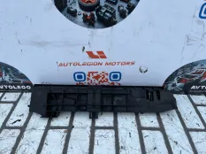 Кронштейн радиатора BMW X1