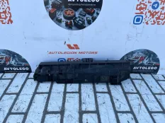 Кронштейн радиатора BMW X1