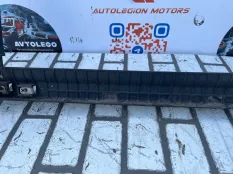 Кронштейн радиатора Jaguar XE