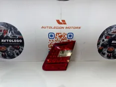 Фонарь в крышку багажника правый Mercedes benz E220