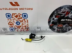 Пиропатрон капота BMW 520D