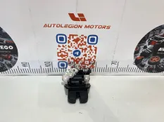 Замок крышки багажника Audi Q5