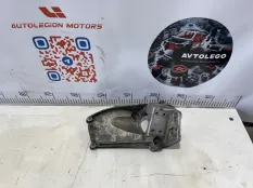 Кронштейн Volvo V60