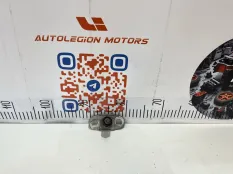 Крючок капота Land Rover Range Rover