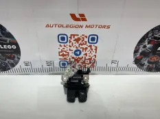 Замок крышки багажника Audi Q5